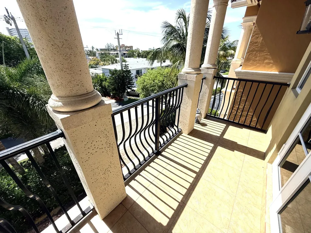 449 NE 19th Avenue Deerfield Beach FL 33441