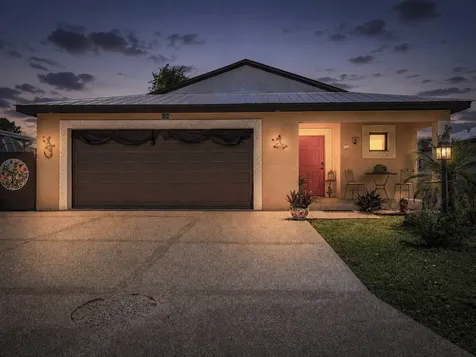 23 Arboles Del Norte Fort Pierce FL 34951