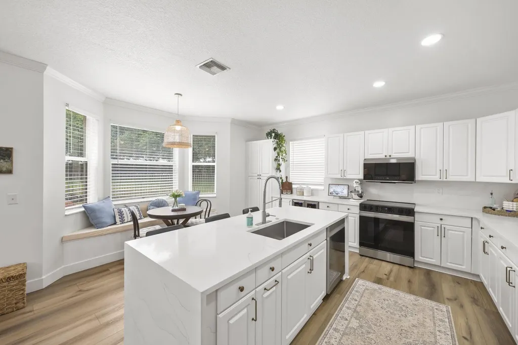 7518 Oak Grove Circle Lake Worth FL 33467