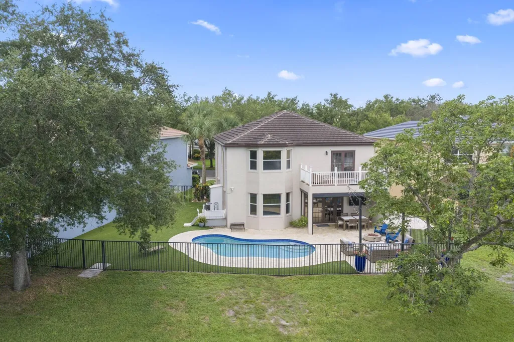 7518 Oak Grove Circle Lake Worth FL 33467
