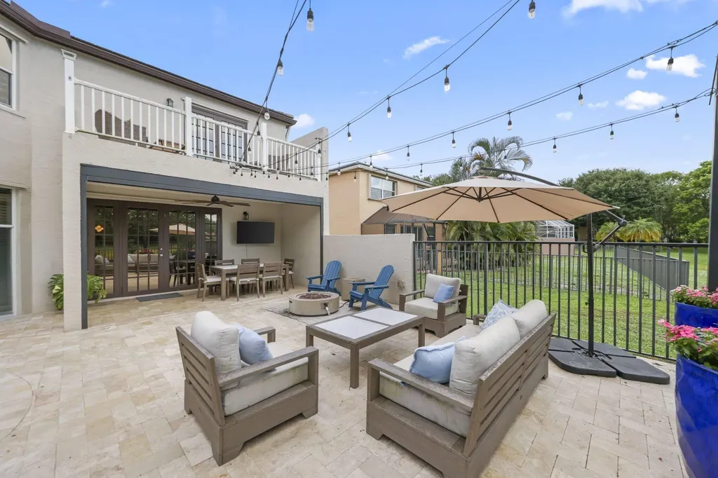 7518 Oak Grove Circle Lake Worth FL 33467