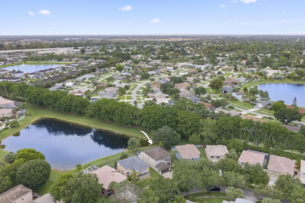 7518 Oak Grove Circle Lake Worth FL 33467