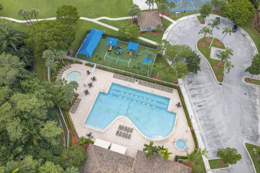 7518 Oak Grove Circle Lake Worth FL 33467