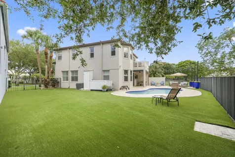7518 Oak Grove Circle Lake Worth FL 33467