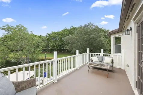 7518 Oak Grove Circle Lake Worth FL 33467