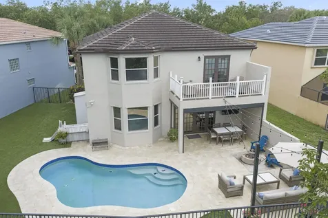 7518 Oak Grove Circle Lake Worth FL 33467