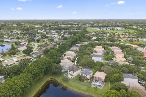 7518 Oak Grove Circle Lake Worth FL 33467