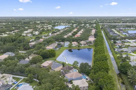 7518 Oak Grove Circle Lake Worth FL 33467