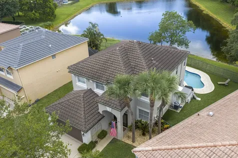 7518 Oak Grove Circle Lake Worth FL 33467