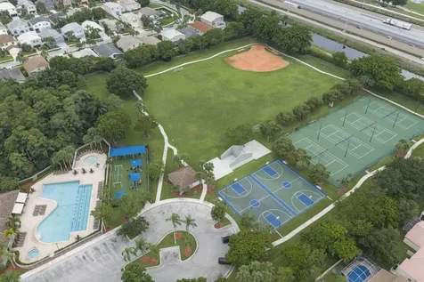 7518 Oak Grove Circle Lake Worth FL 33467