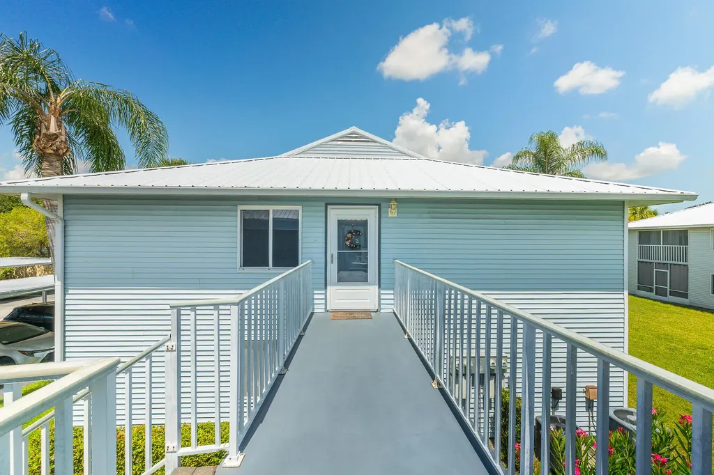 191 SE Village Drive Port St Lucie FL 34952