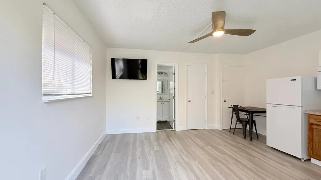 820 NE 17th Avenue Fort Lauderdale FL 33304