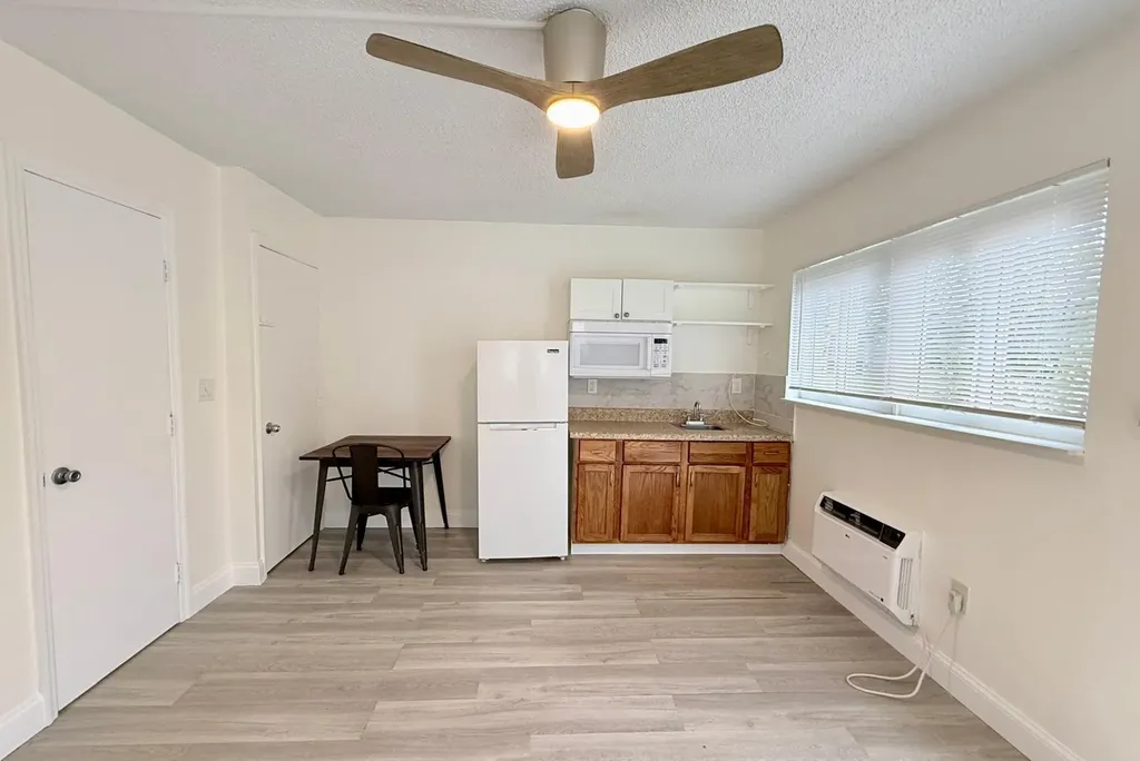 820 NE 17th Avenue Fort Lauderdale FL 33304