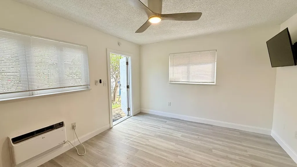 820 NE 17th Avenue Fort Lauderdale FL 33304