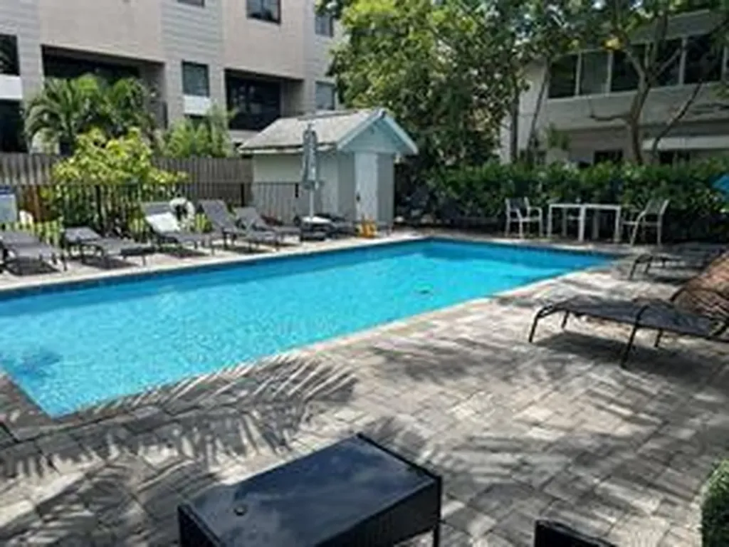 820 NE 17th Avenue Fort Lauderdale FL 33304