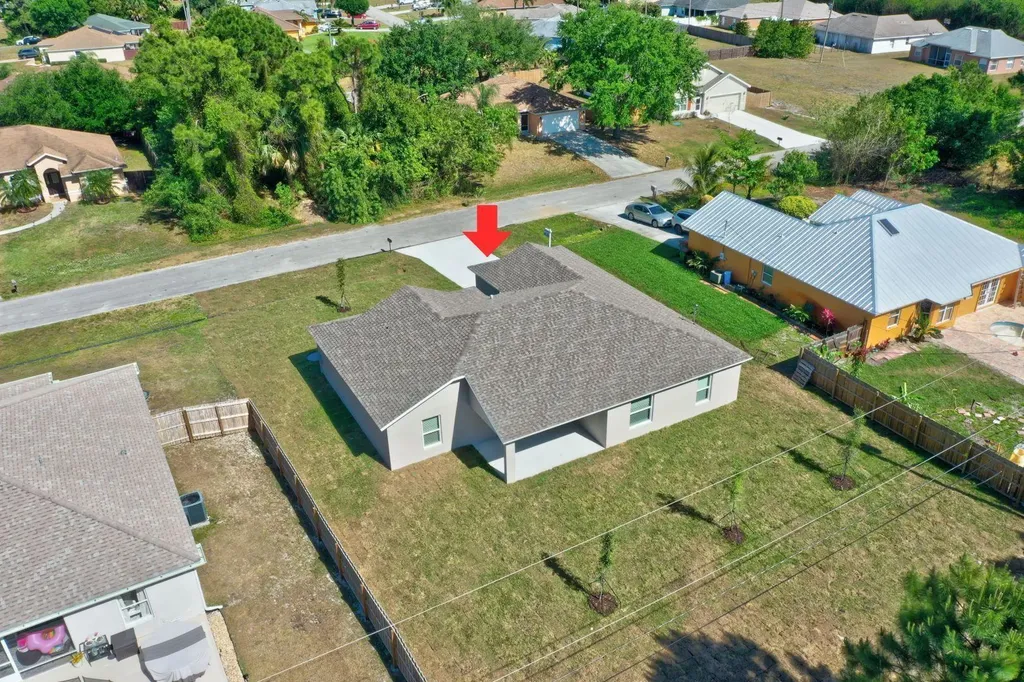 373 SW Log Drive Port St Lucie FL 34953