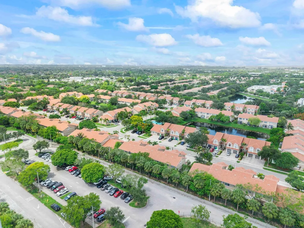 5540 NW 90th Terrace Sunrise FL 33351