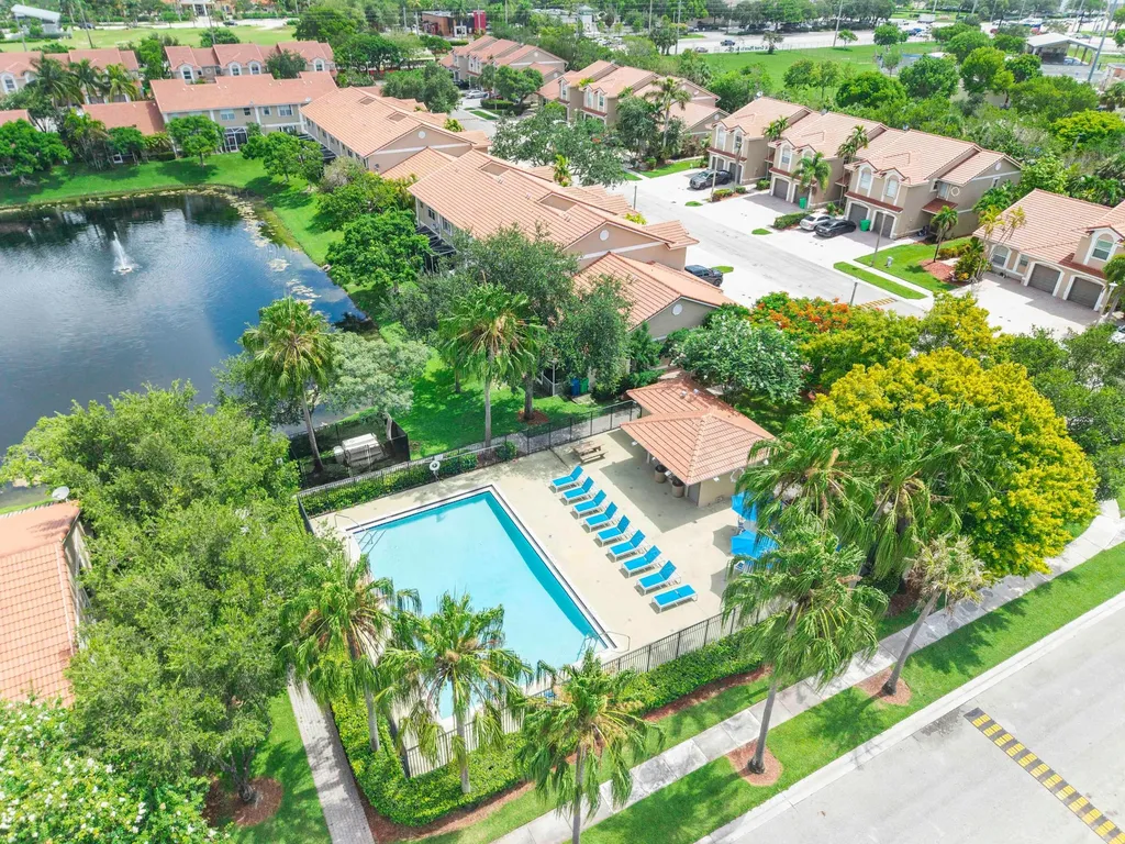 5540 NW 90th Terrace Sunrise FL 33351
