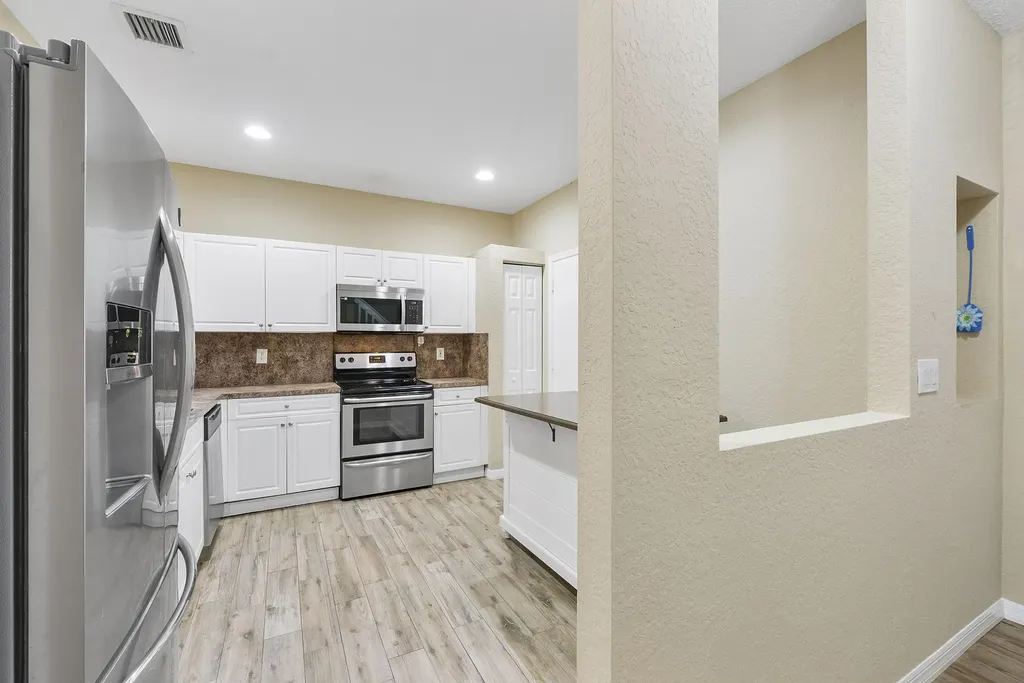 5540 NW 90th Terrace Sunrise FL 33351