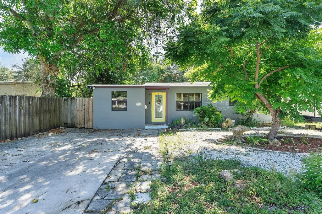 1326 SW 23rd Avenue Fort Lauderdale FL 33312