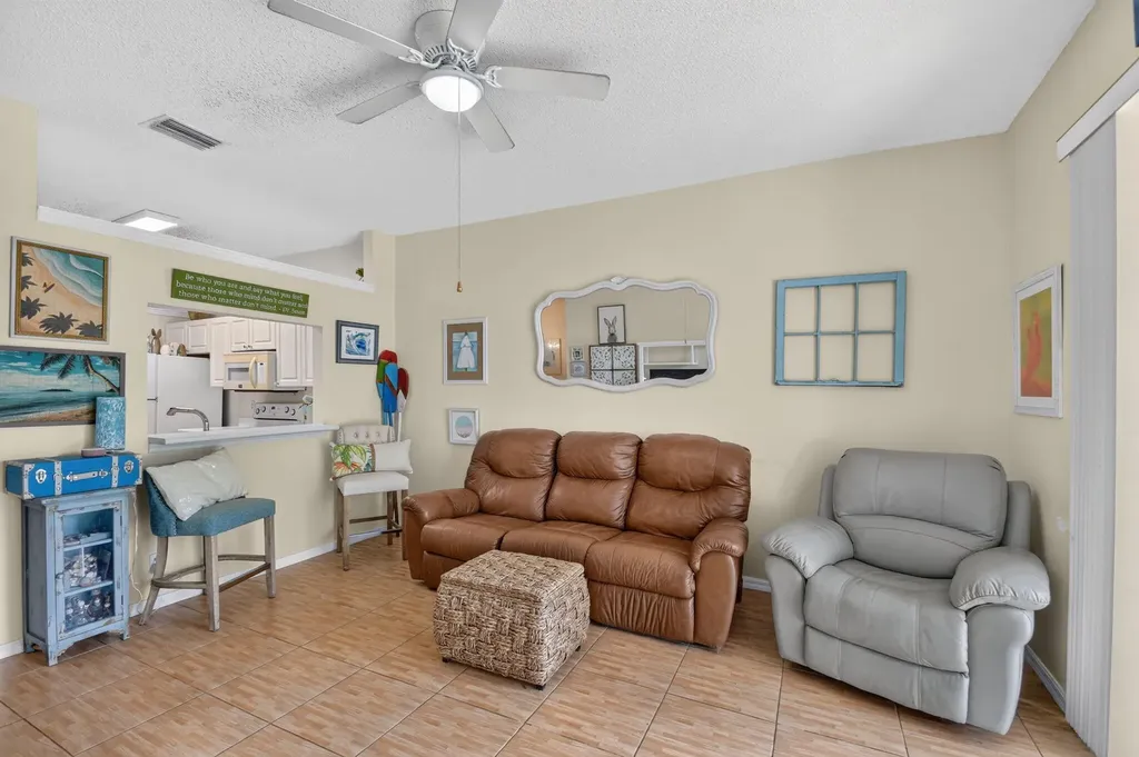 3162 Via Poinciana Lake Worth FL 33467