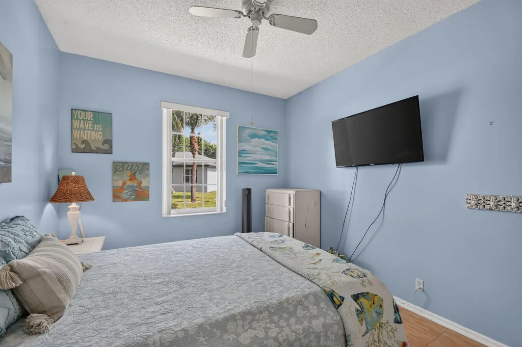 3162 Via Poinciana Lake Worth FL 33467