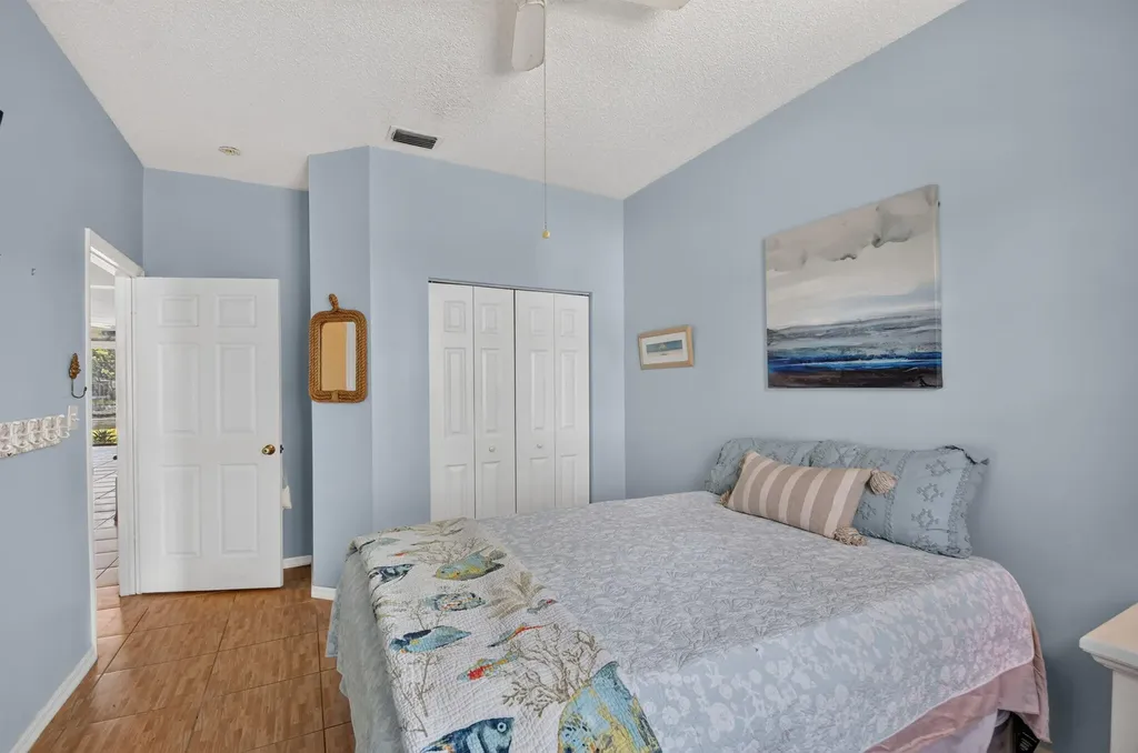 3162 Via Poinciana Lake Worth FL 33467