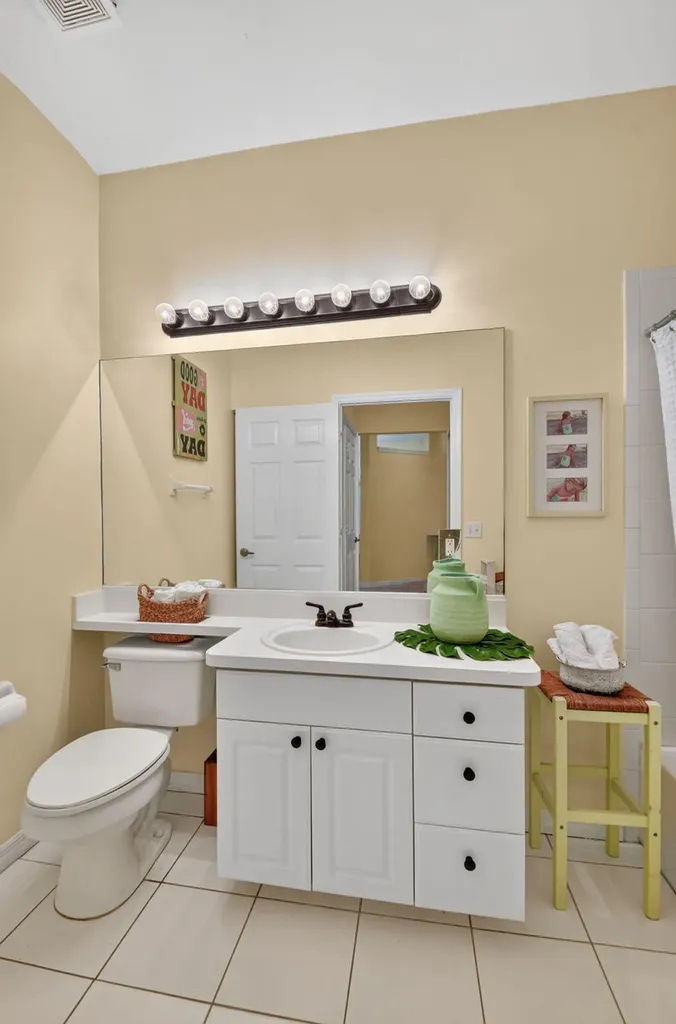 3162 Via Poinciana Lake Worth FL 33467