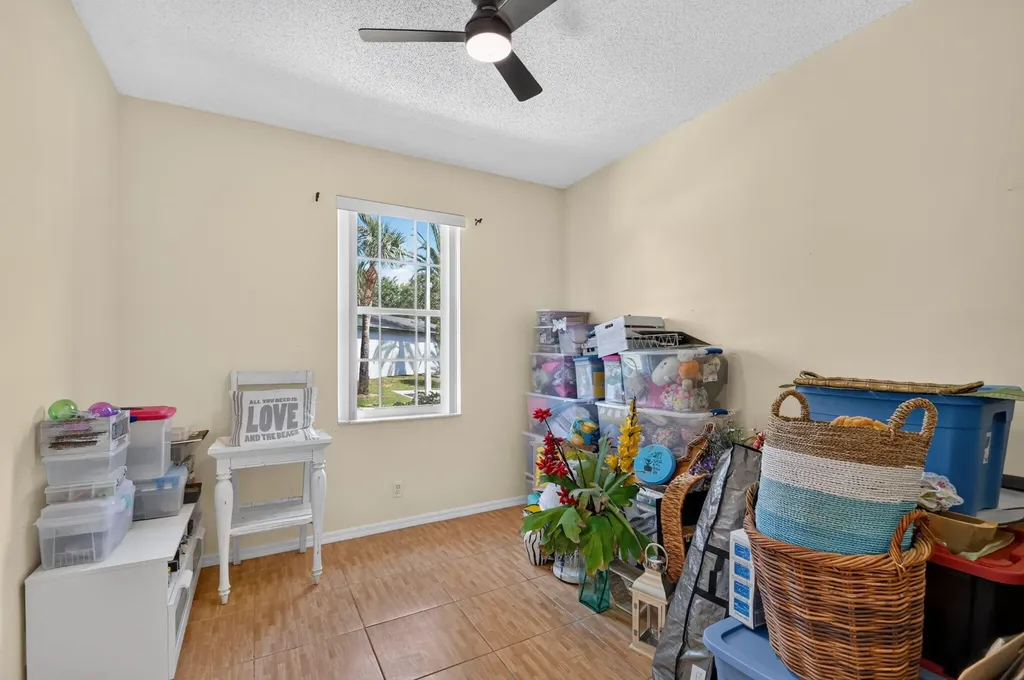 3162 Via Poinciana Lake Worth FL 33467