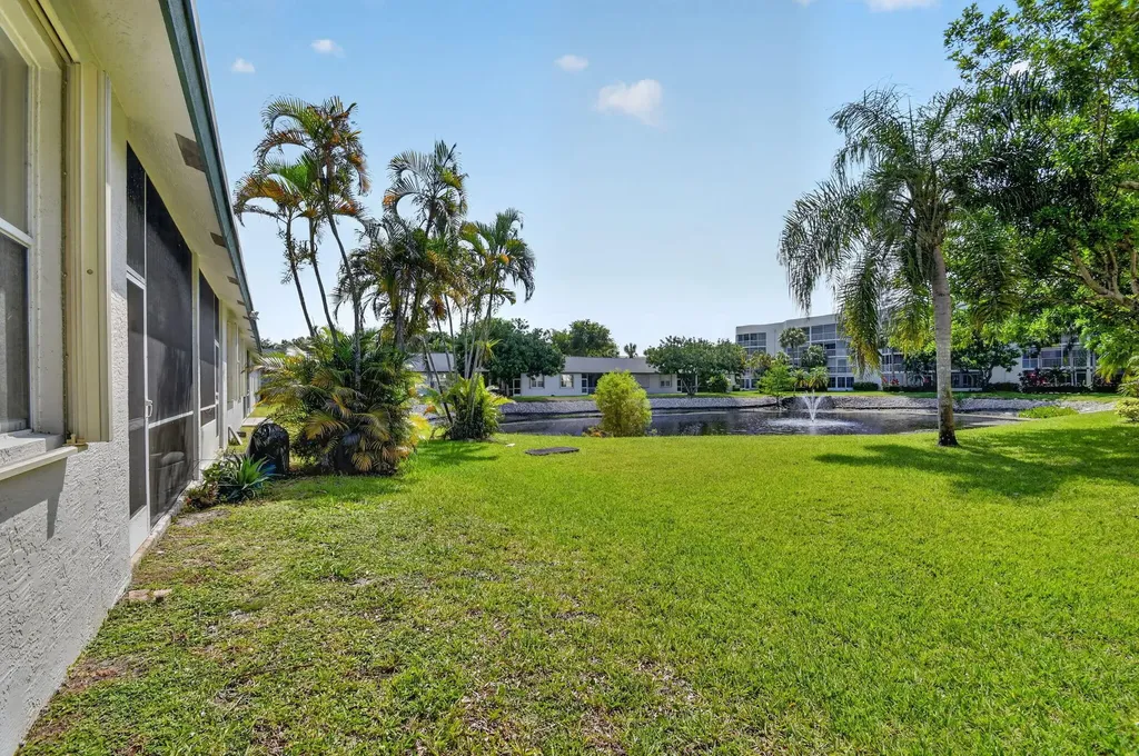 3162 Via Poinciana Lake Worth FL 33467
