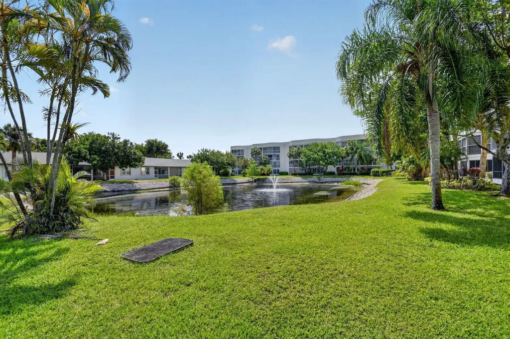 3162 Via Poinciana Lake Worth FL 33467
