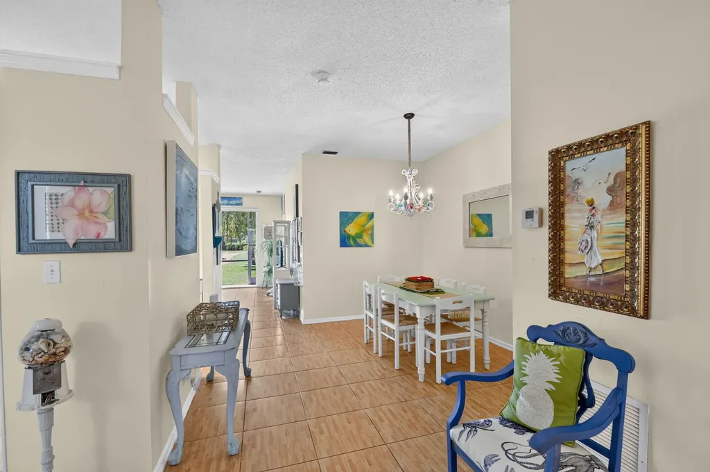 3162 Via Poinciana Lake Worth FL 33467