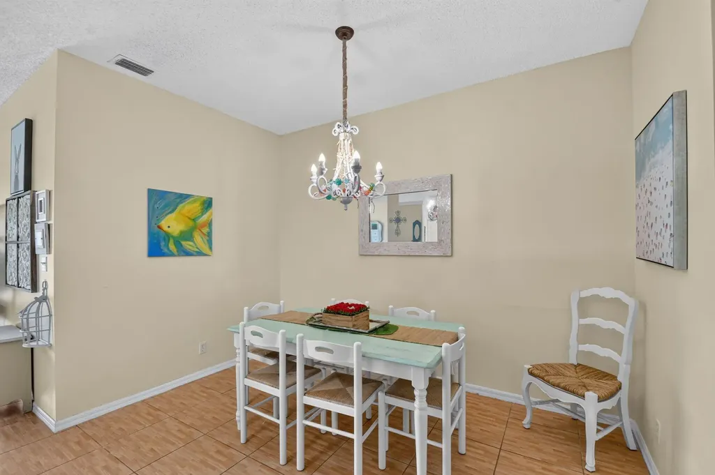 3162 Via Poinciana Lake Worth FL 33467