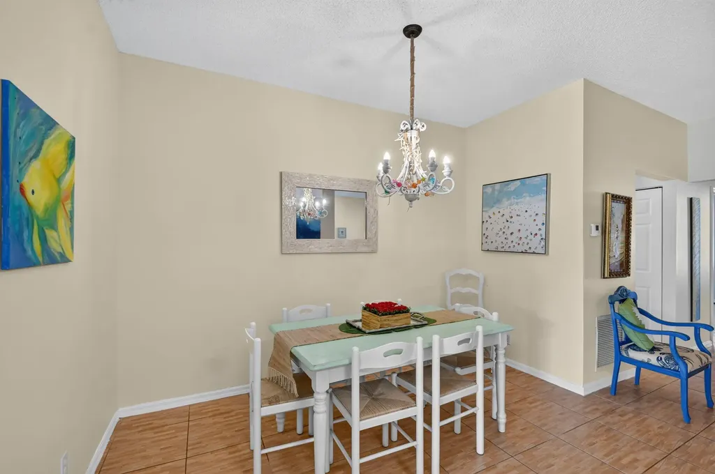 3162 Via Poinciana Lake Worth FL 33467