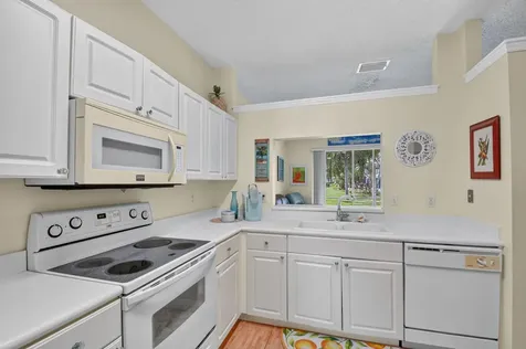 3162 Via Poinciana Lake Worth FL 33467