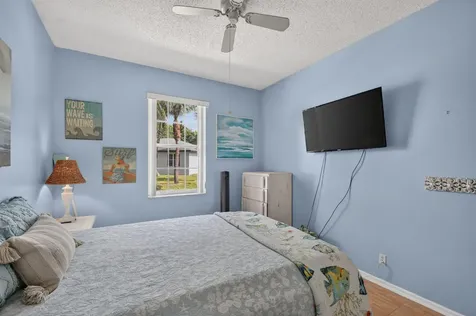 3162 Via Poinciana Lake Worth FL 33467
