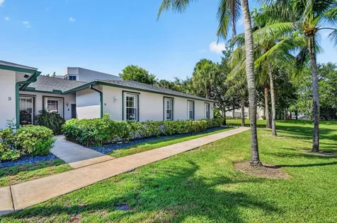3162 Via Poinciana Lake Worth FL 33467