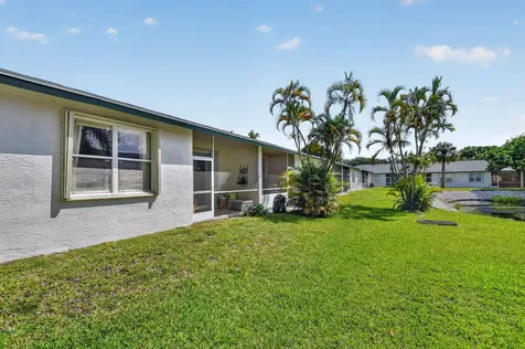 3162 Via Poinciana Lake Worth FL 33467