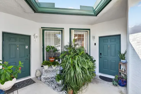 3162 Via Poinciana Lake Worth FL 33467