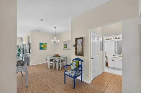 3162 Via Poinciana Lake Worth FL 33467