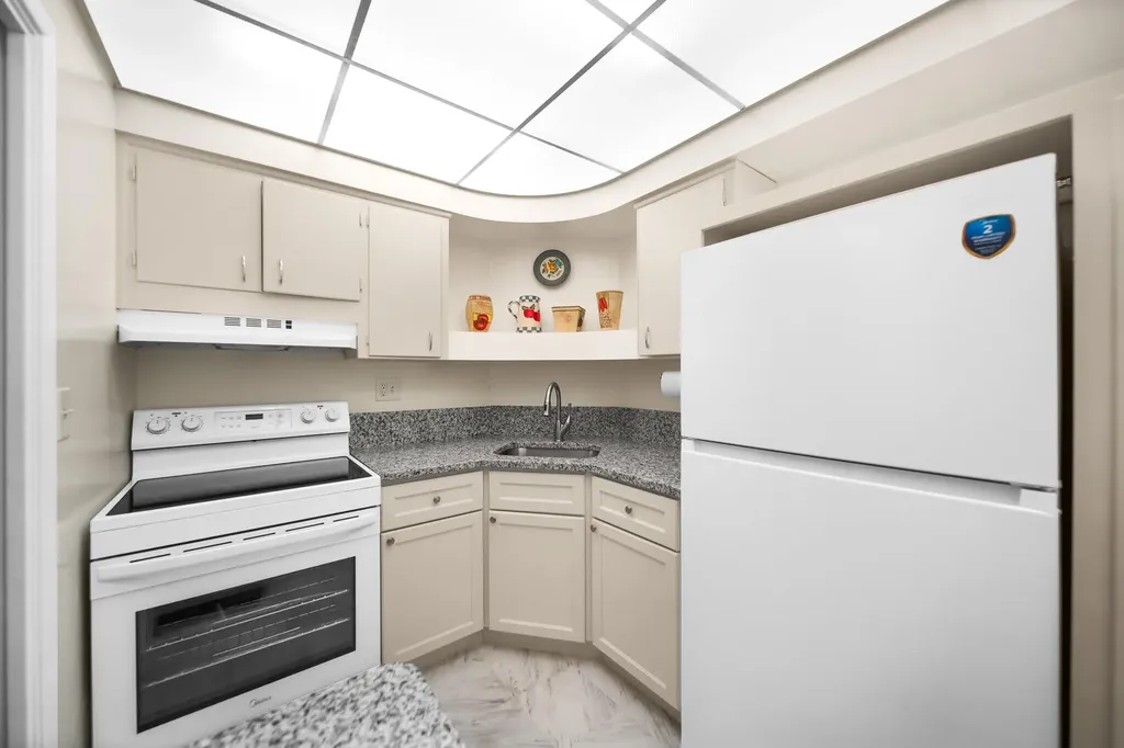 3233 NE 34th Street Fort Lauderdale FL 33308