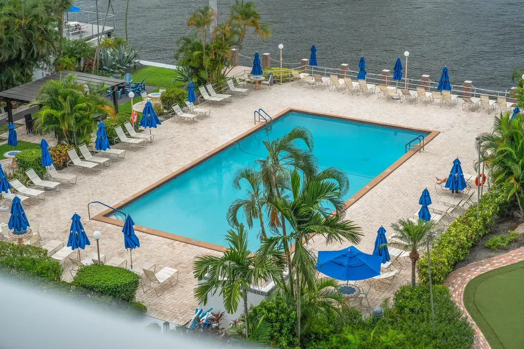 3233 NE 34th Street Fort Lauderdale FL 33308