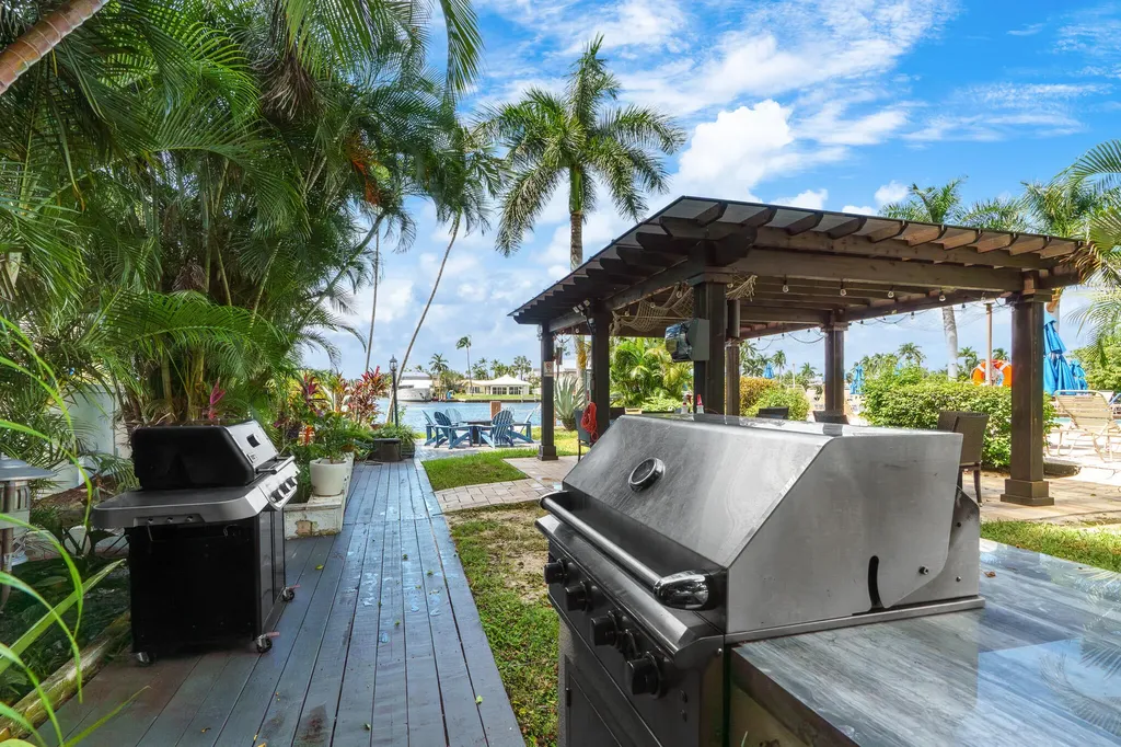 3233 NE 34th Street Fort Lauderdale FL 33308