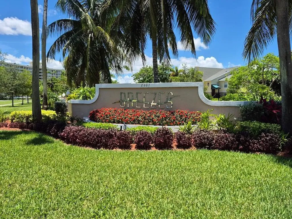 2823 N Course Drive Pompano Beach FL 33069
