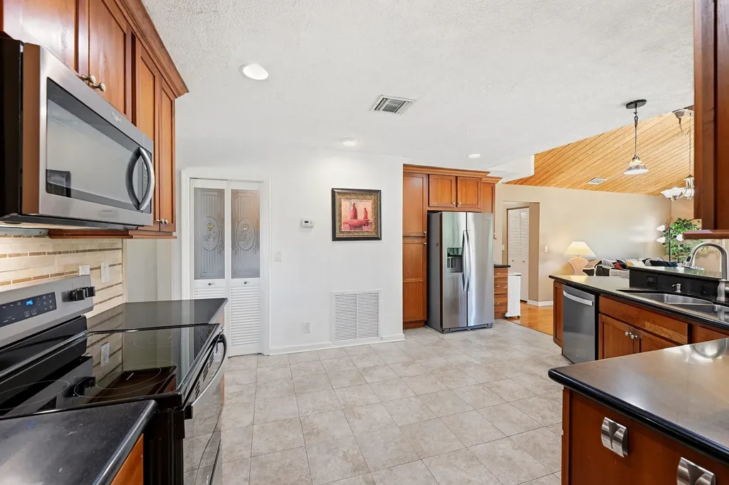 1401 SW 28th Terrace Deerfield Beach FL 33442