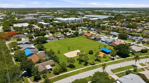 1401 SW 28th Terrace Deerfield Beach FL 33442