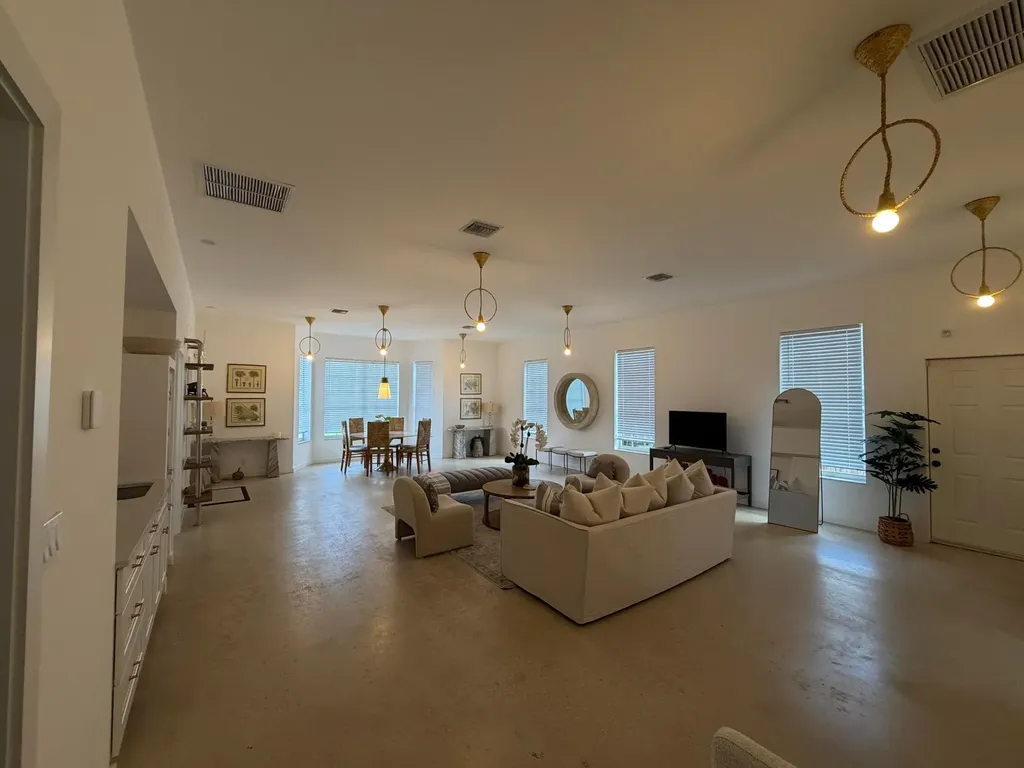 200 SE 7th Avenue Delray Beach FL
