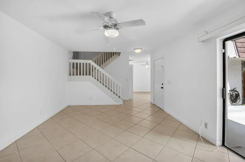 7582 Courtyard Run E Boca Raton FL 33433
