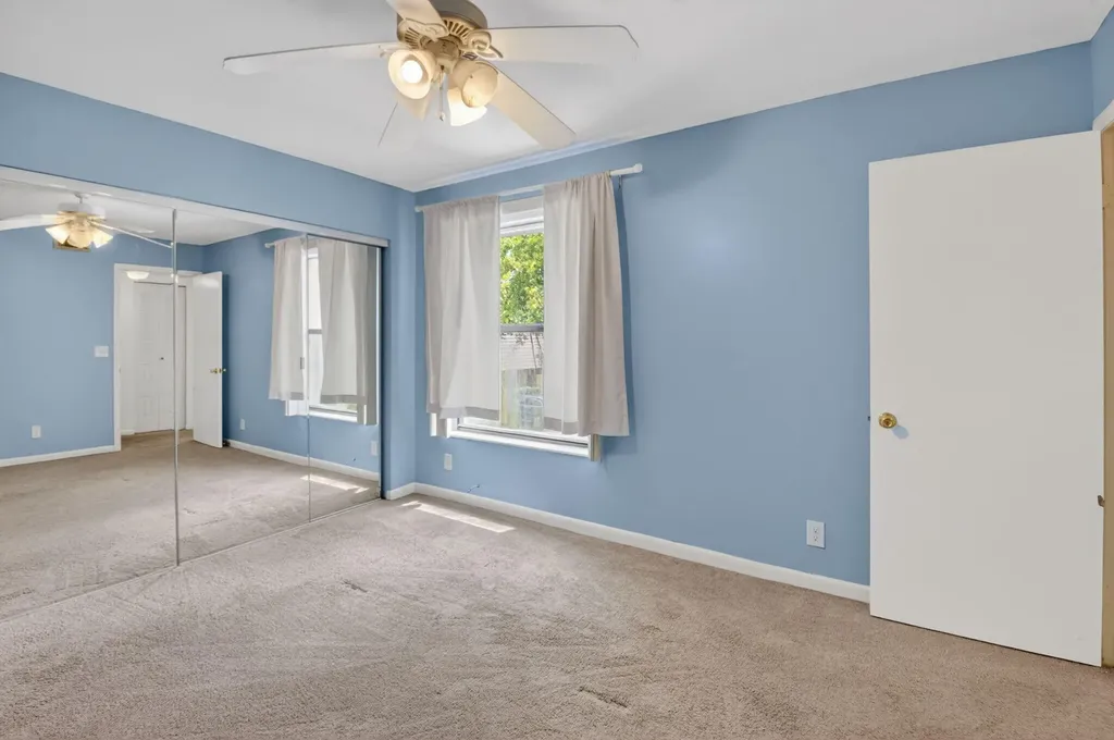7582 Courtyard Run E Boca Raton FL 33433