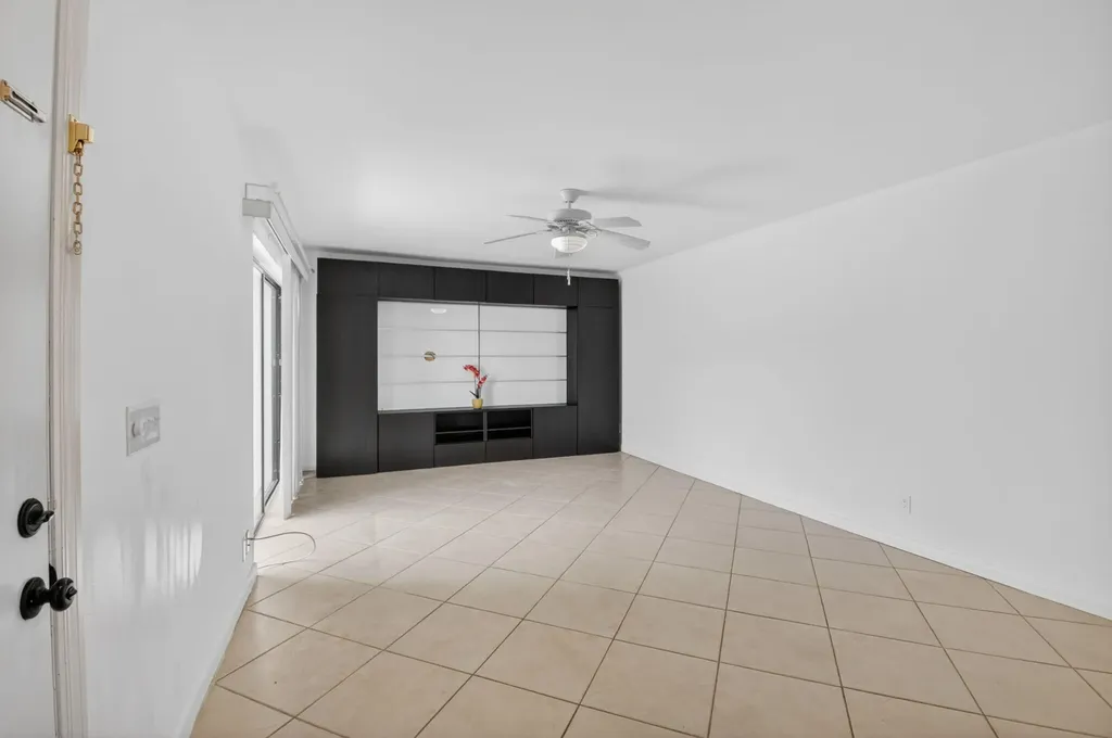 7582 Courtyard Run E Boca Raton FL 33433